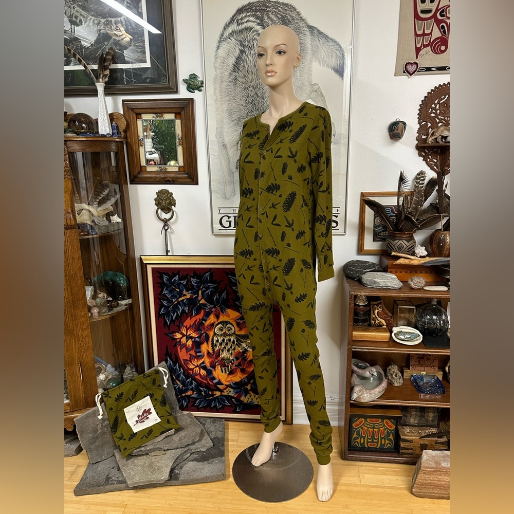 UNISEX Adult Onesie with Woodsy Pattern & Travel Pull String Pouch